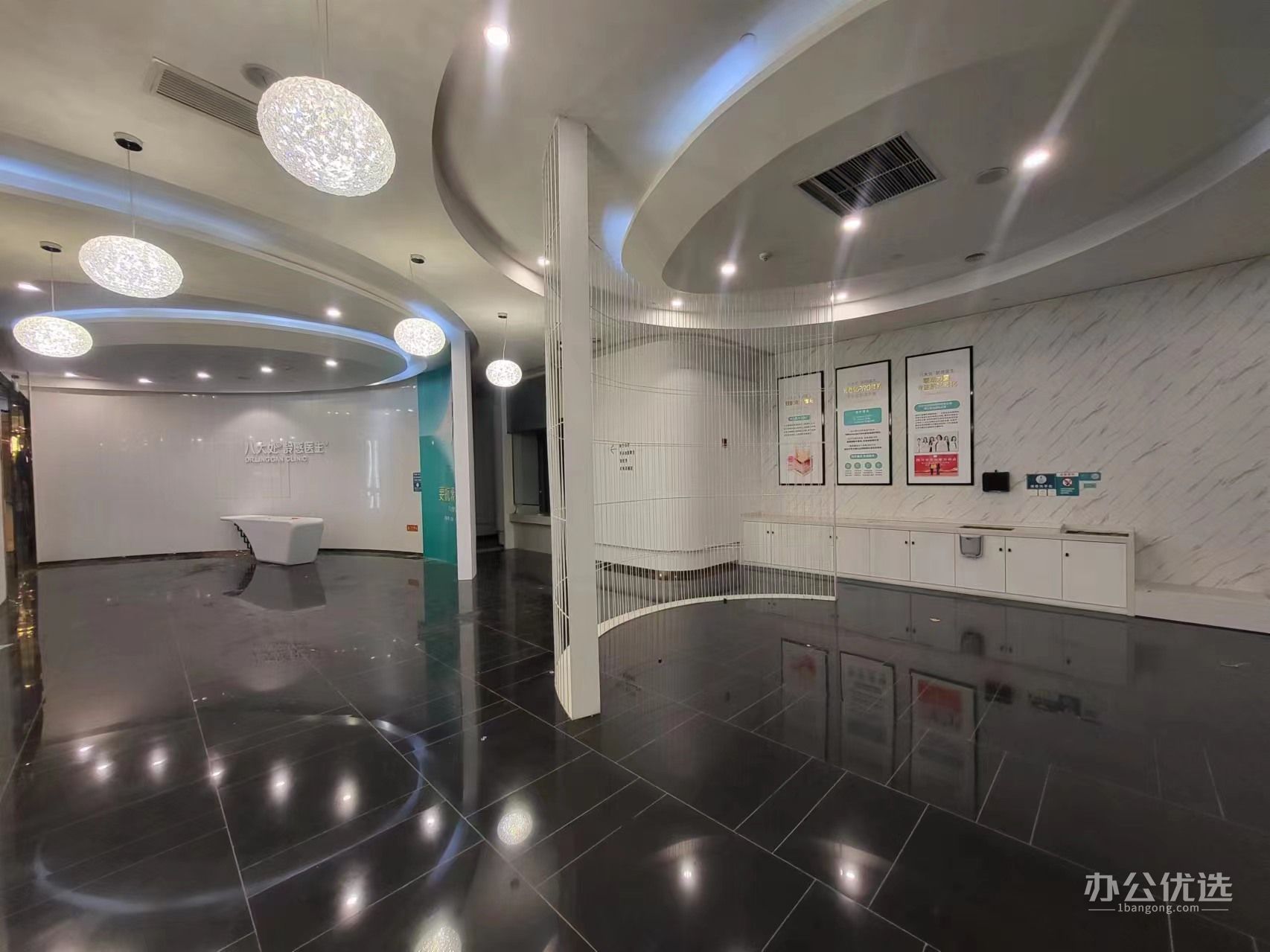 WIFC西部国际金融中心