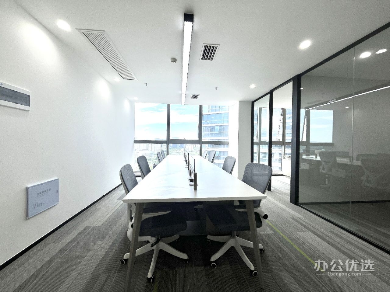 115平（2隔间+8工位）